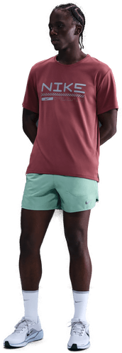 Nike Stride Dri-FIT løpeshorts 13 cm