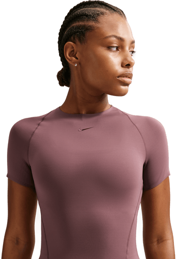 Nike Dri-FIT kortermet overdel dame