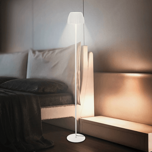 Briloner LED-gulvlampe Loca, gammel hvit