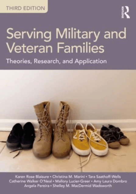 Serving Military and Veteran Families av Karen Rose Blaisure, Christina M. Marini, Tara Saathoff-Wells, Catherine Walker (University of Georgia USA) O