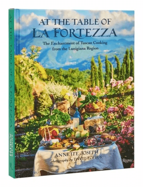 At The Table Of La Fortezza av Annette Joseph, David Loftus