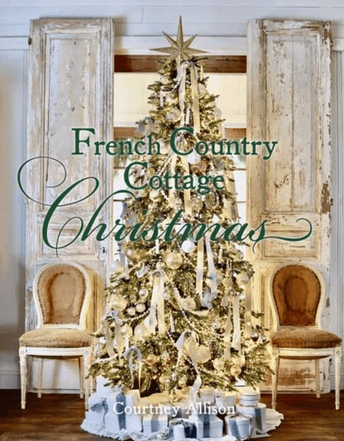 French Country Cottage Christmas av Courtney Allison