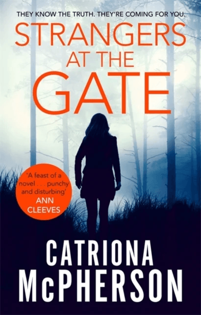 Strangers at the Gate av Catriona McPherson