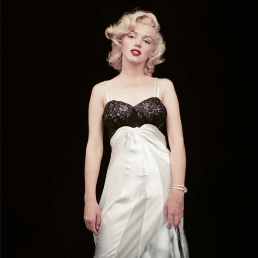 The Essential Marilyn Monroe av Joshua Greene