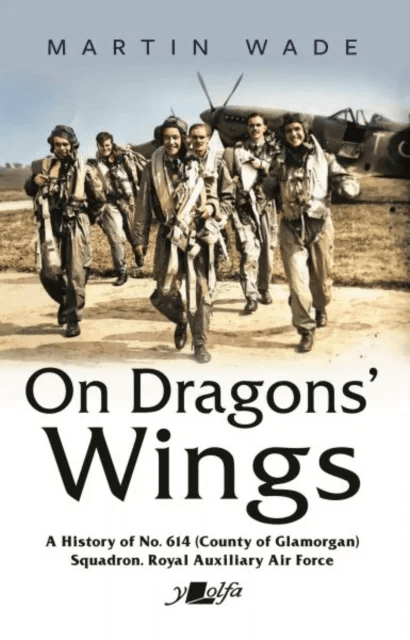 On Dragons' Wings av Martin Wade