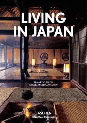 Living in Japan av Kerr &amp; Sokol