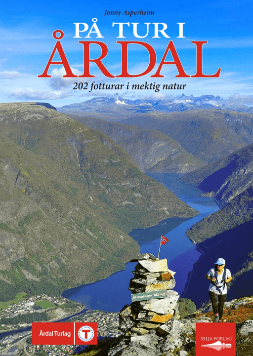 På tur i Årdal av Jonny Asperheim