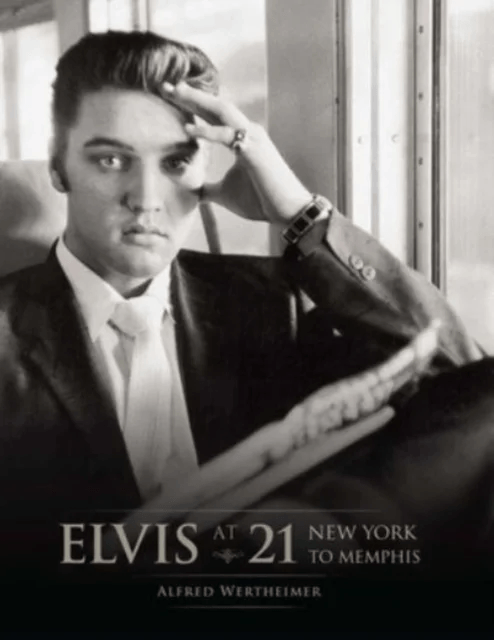 Elvis at 21 av Alfred Wertheimer
