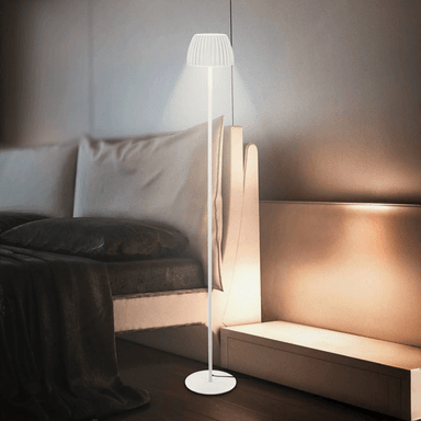 Briloner LED-gulvlampe Loca, gammel hvit