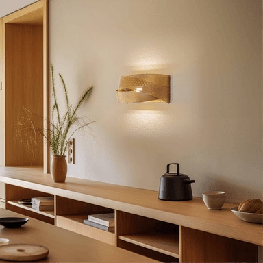 Euluna vegglampe Tornado, gull