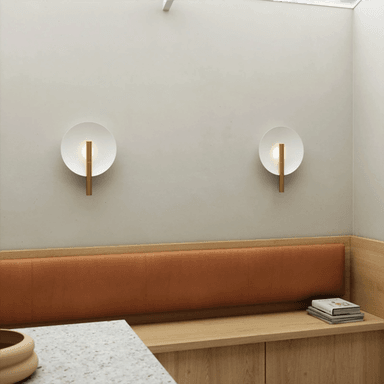 Dftp Vegglampe Furiko, messing/hvit