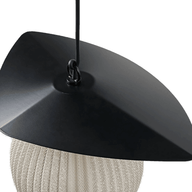 Gubi Satellite utendørspendel, svart/kremhvit