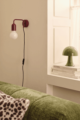 &Home Vegglampe John Rød