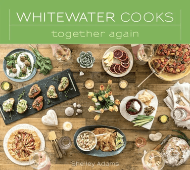 Whitewater Cooks Together Again av Shelley Adams