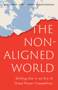 The Non-Aligned World av Jorge Heine, Carlos Fortin, Carlos Ominami