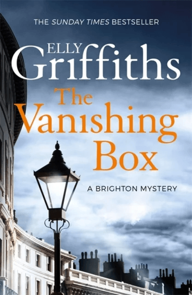 The Vanishing Box av Elly Griffiths