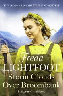 Storm Clouds Over Broombank av Freda Lightfoot