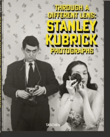 Stanley Kubrick Photographs. Through a Different Lens av Lucy Sante
