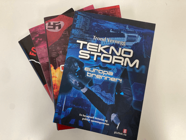 Forbindelsene, Granatsjokk, Dødelig finale og Teknostorm av Trond Vernegg