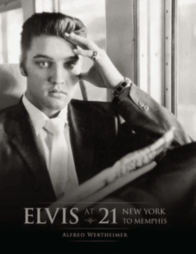 Elvis at 21 av Alfred Wertheimer