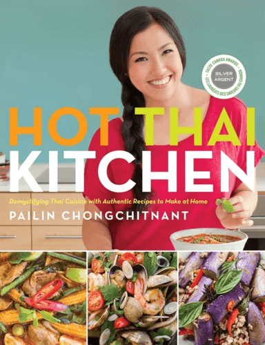 Hot Thai Kitchen av Pailin Chongchitnant